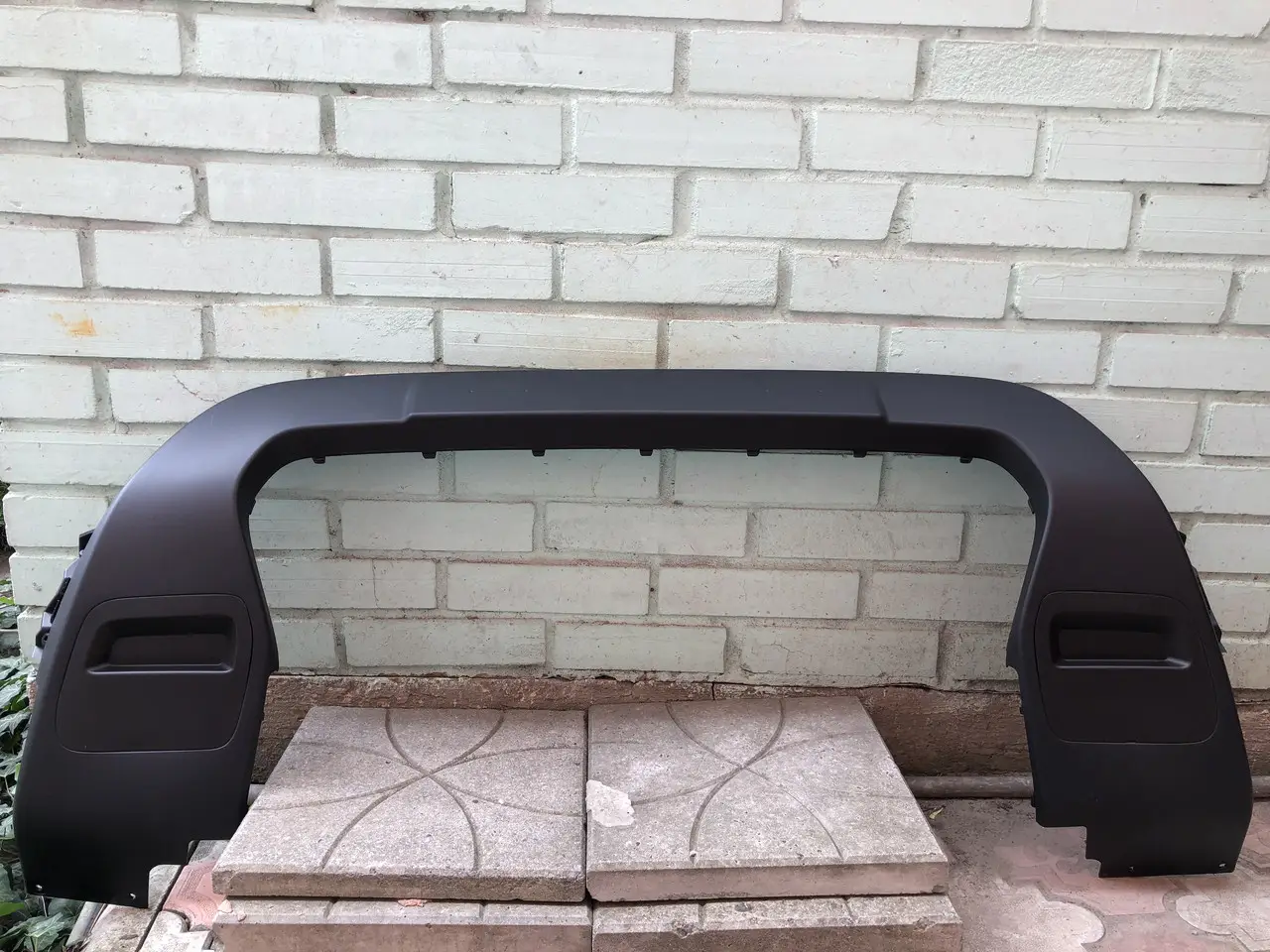 Накладка Бампера Передня Верхня Renault Duster 2018-2022 850700542R — фото 1