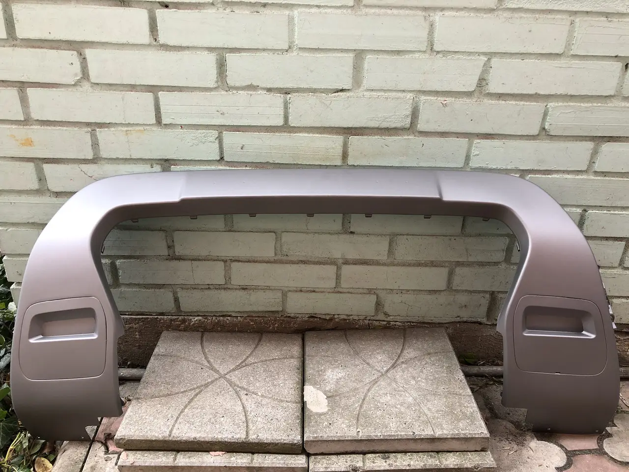 Накладка Бампера Передня Верхня Renault Duster 2018-сіра 850706367R — фото 1