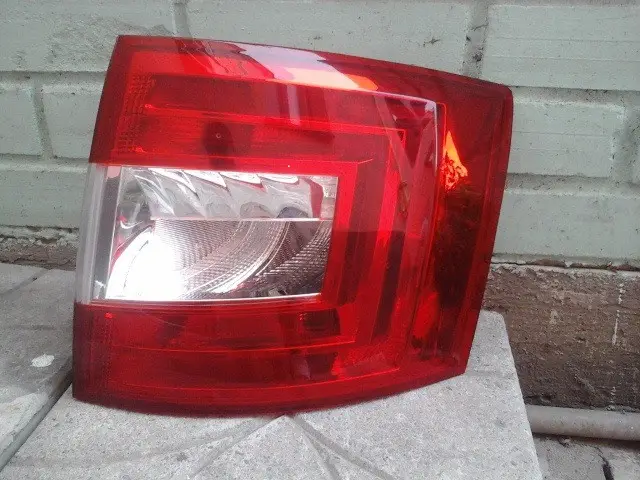 Задній Ліхтар Правий Skoda Octavia А7 2013-2017 Універсал 5E9945096 — фото 1