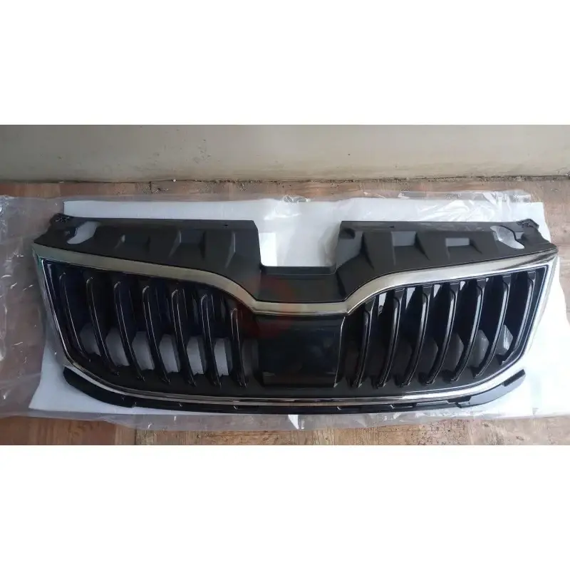 Решетка радиатора Skoda Octavia A7 2017-, 5E0853653C041 5E0853761C — фото 1