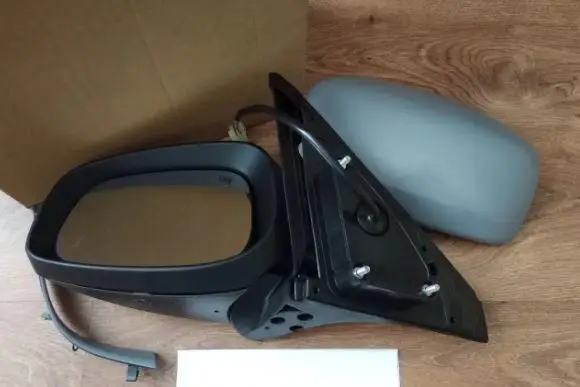 Зеркало Правое Suzuki Swift 2005-2009 8470162J20Zce Грунтовано — фото 1