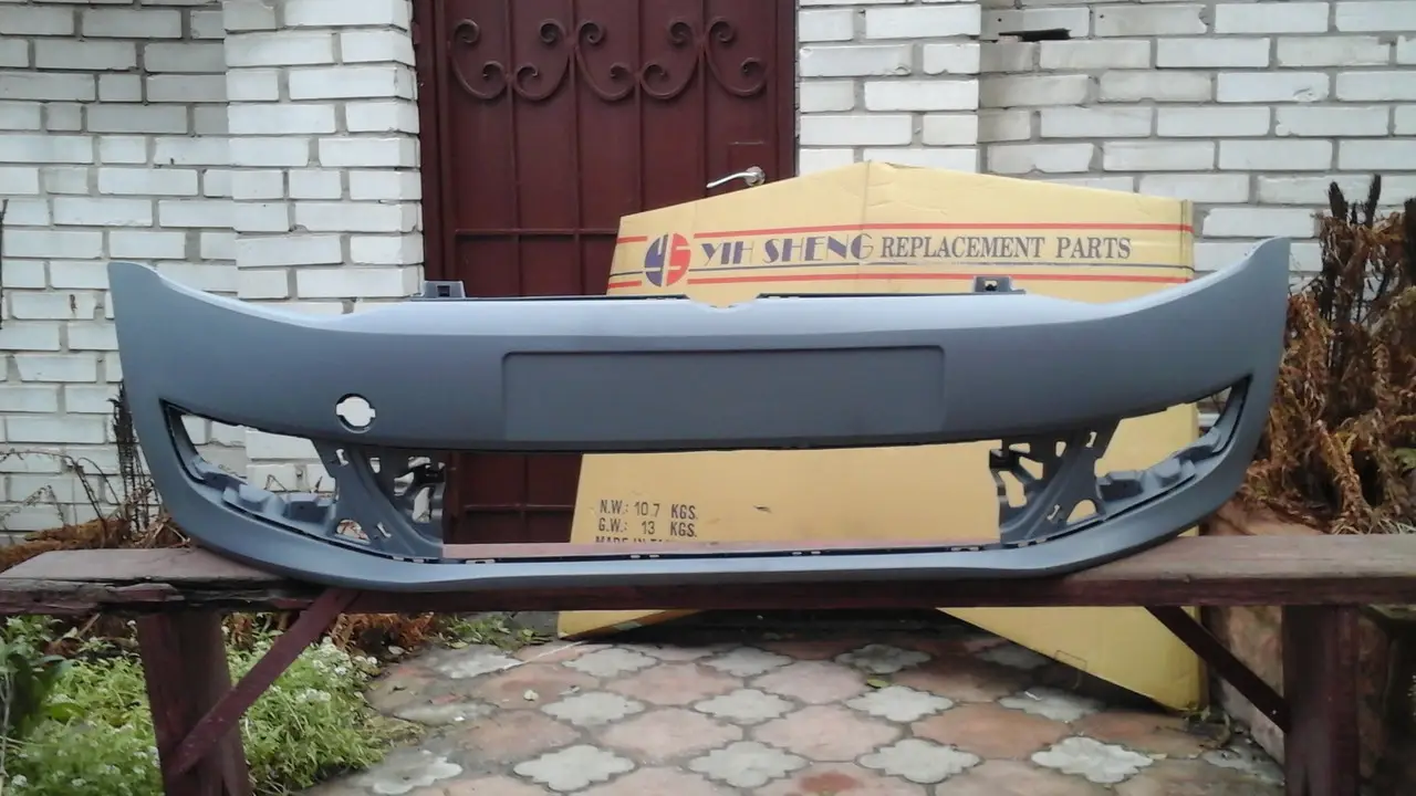 Бампер Передній Volkswagen Polo Хетчбек 2009-2015 6R0807221RGRU — фото 1