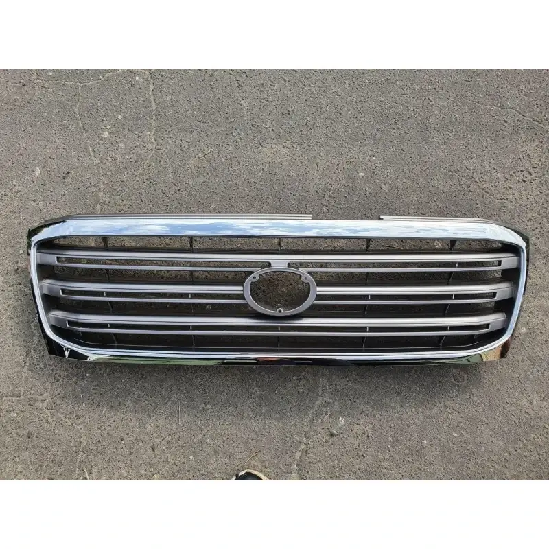 Решітка радіатора Toyota Land Cruiser 100 2005-2008 5310160270 — фото 1