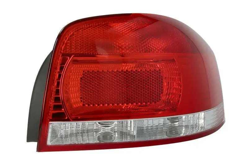 Правий Ліхтар Audi A3 2003-2008 3 двері 8P0945096