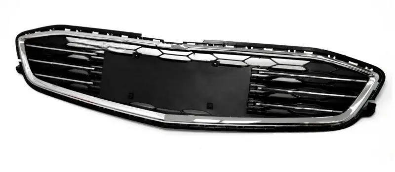 Решетка Бампера Chevrolet Malibu 2016-2019 Чорн С Хром Молдингами