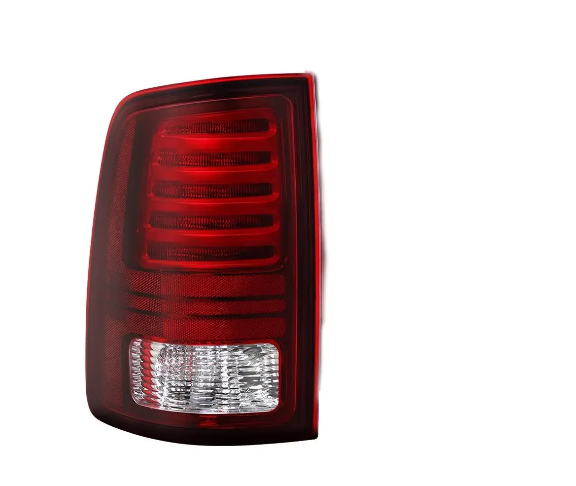 Левый фонарь Dodge Ram 2013-2018
