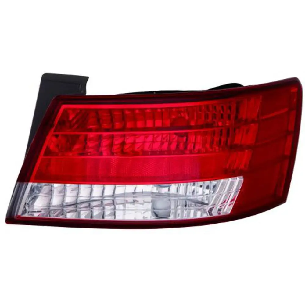 Правий Ліхтар Hyundai Sonata 2005-2007 924023K000