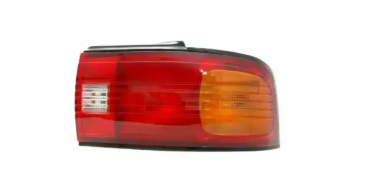 Правый Задний Фонарь Mazda 323 C Bg 1989-1994  8FBF51150