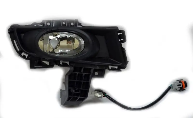 Правая Противотуманка   Mazda 3 Bk Седан 2006-2009 Рестайлинг  кроме Sport BR5J51680D