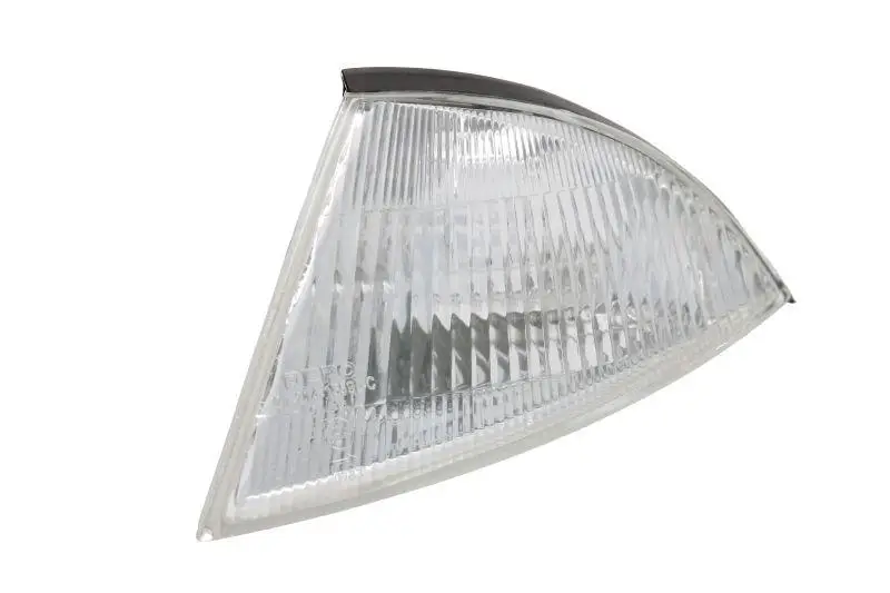 Левый  поворот Mitsubishi Carisma 1995-2004 MR108647