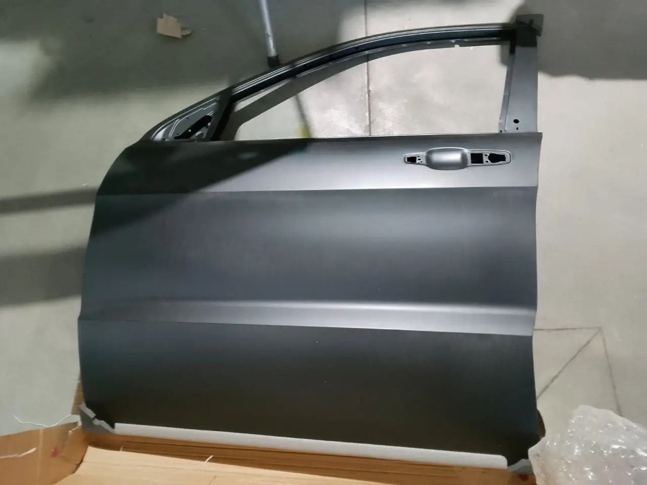 Дверцята передня ліва Jeep Grand Cherokee 2011-2020