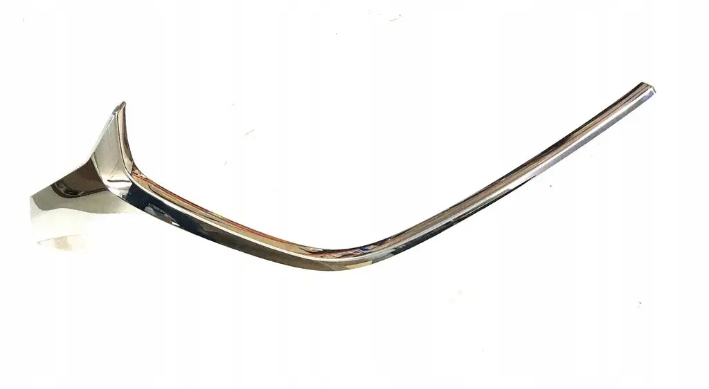 Молдинг решетки радиатора правый Mazda CX-3 2015- D10J-50-7J0C