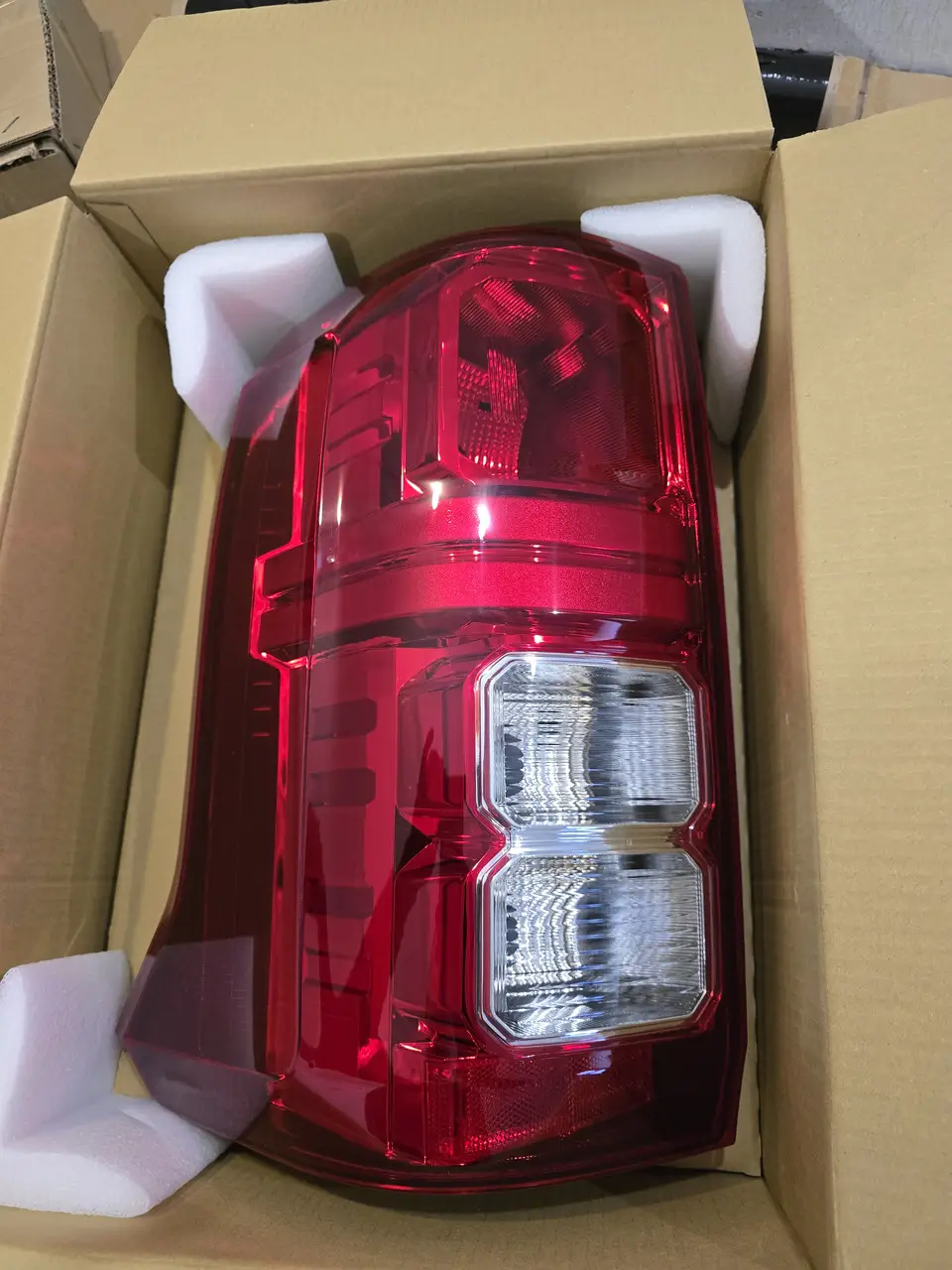 Лівий Ліхтар Mitsubishi L200 2024-2027 26555A020P