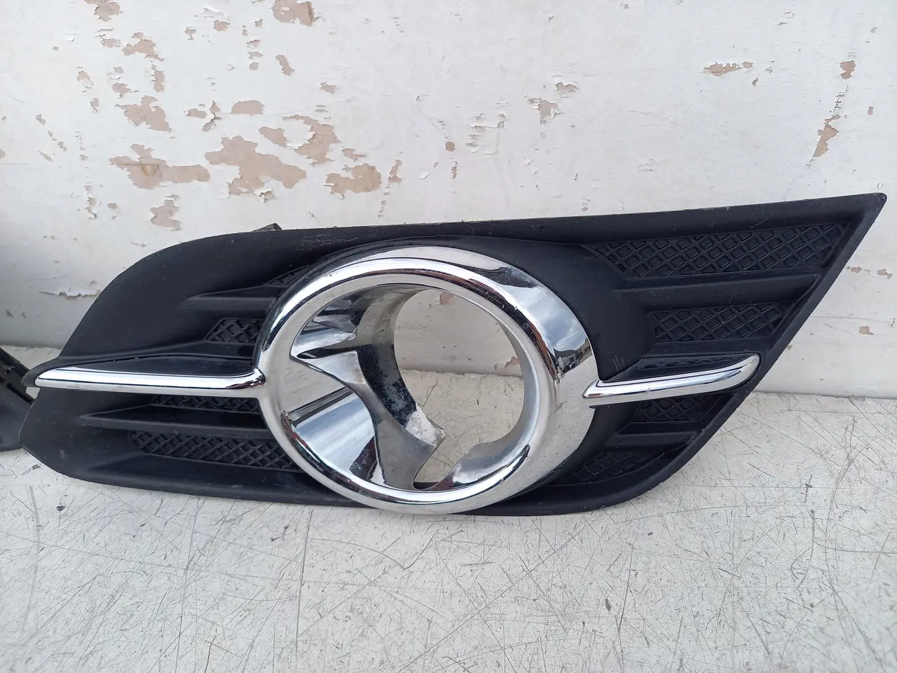 Права Решітка птф Buick Encore 2013-2016 95470235
