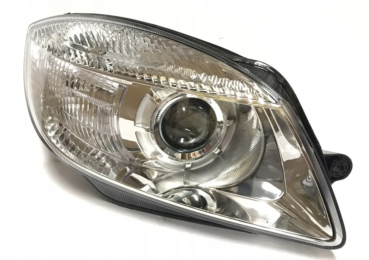 Правая фара Skoda Fabia Skoda Roomster 2007-2010 5J2941018A