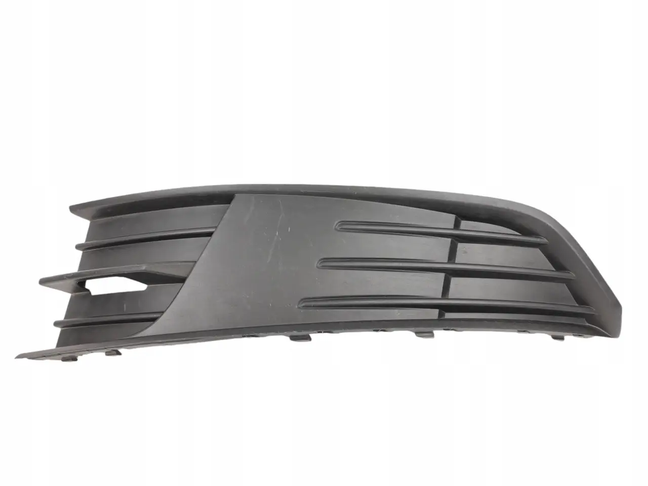 Решетка Бампера Левая Skoda Fabia 2014-2018 6V0807367