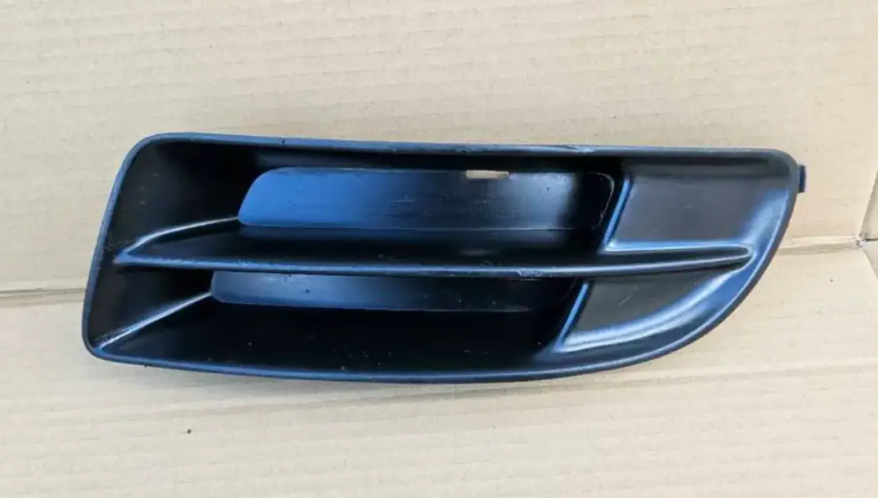 Решетка бампера левая Toyota Corolla E12 европа 2002-2007 5212802140