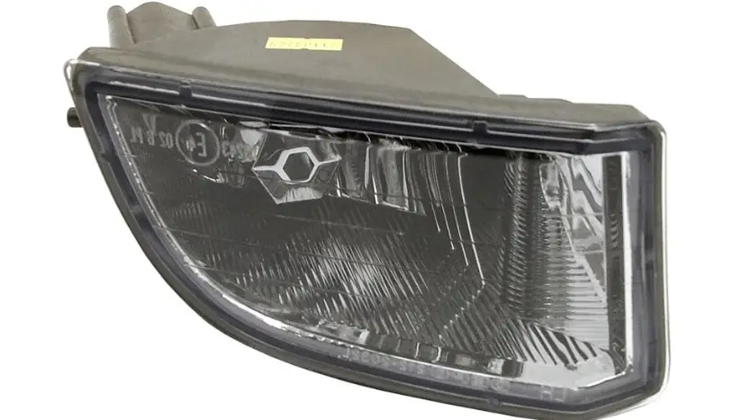 Правая  Противотуманка   Toyota Rav4 2001-2004 8121142020