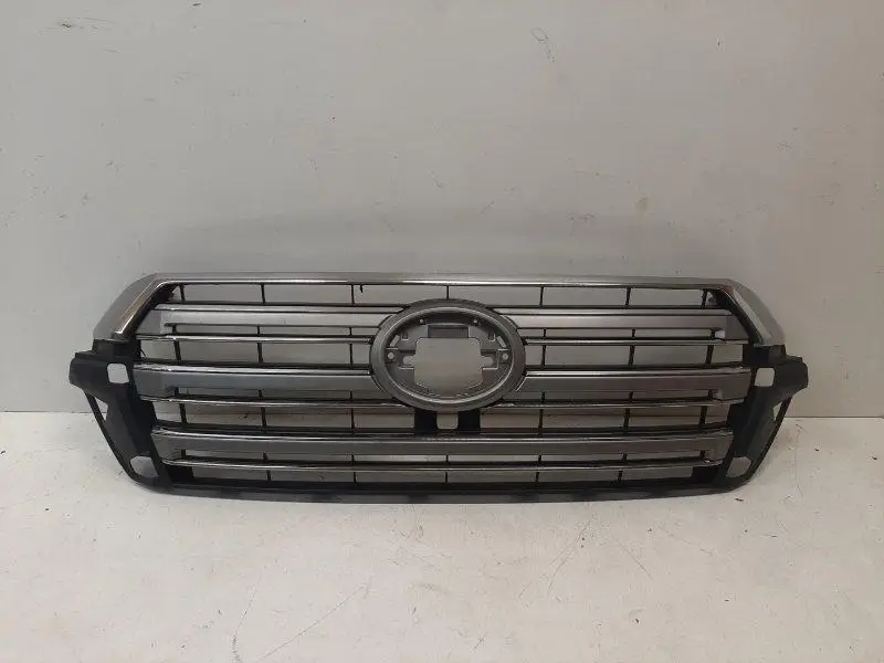 Решетка радиатора Toyota Land Cruiser J200 2015-2021