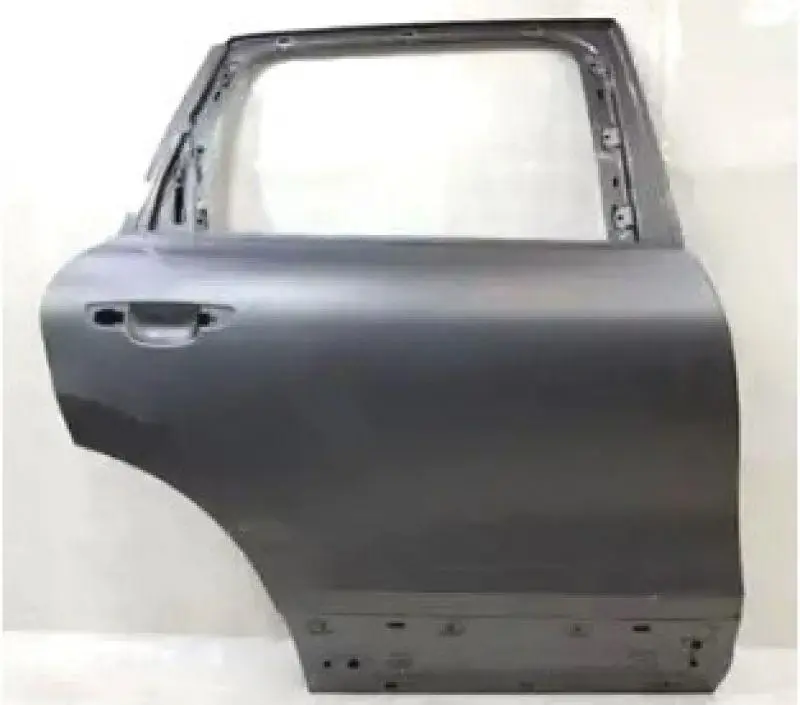 Дверка задняя правая Volkswagen Touareg 2010- 7P0833055