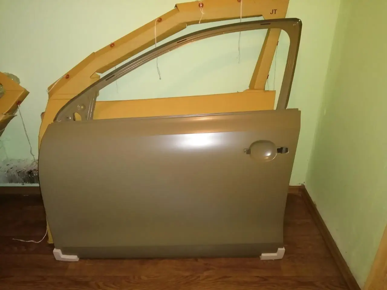 Двері ліві передні Volkswagen Jetta 6 2011-2018 5C6831055B