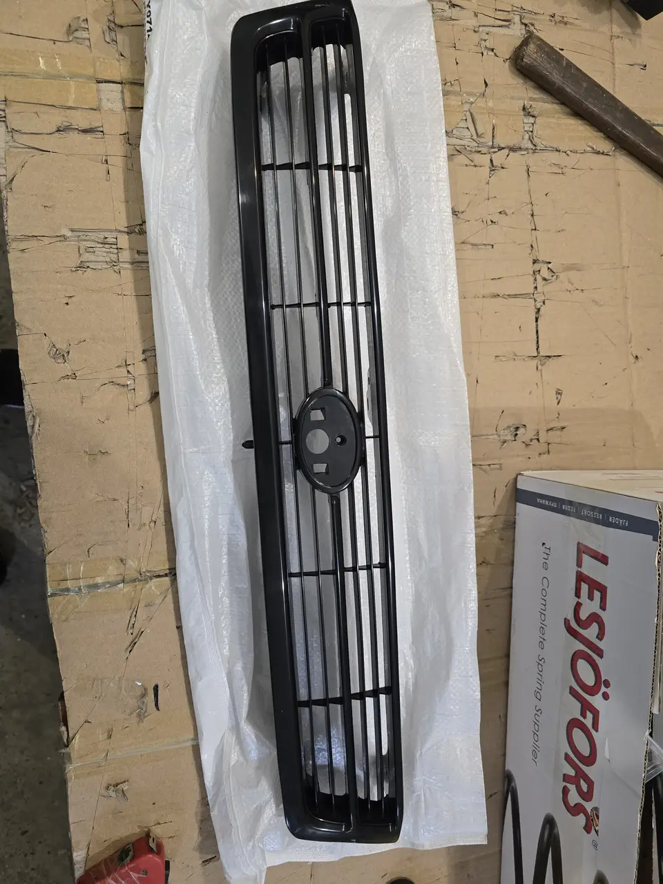 Решетка радиатора Toyota Carina E 1992-1995 5310120470J0