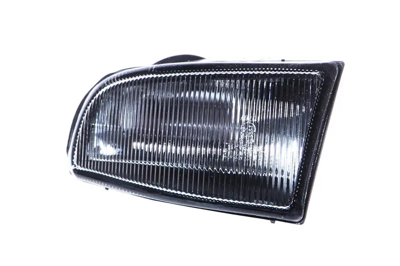 Левая Противотуманка   Toyota Avensis T22 1997-2000 8122105040