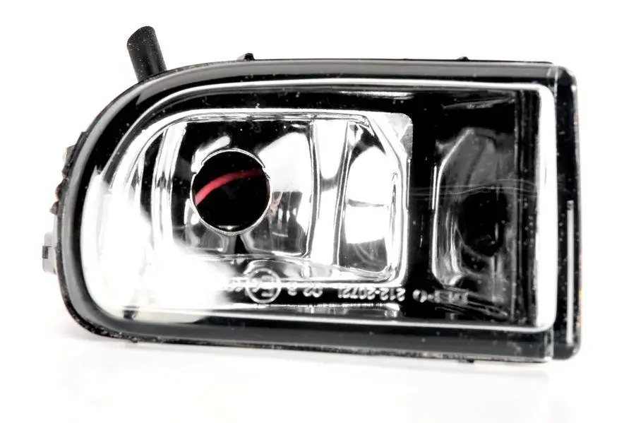 Левая Противотуманка Toyota Avensis T22 2000-2002 8122105050